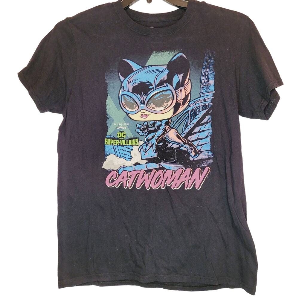 Funko Pop black Catwoman DC villains tshirt Size Medium Fangear Retro Casual